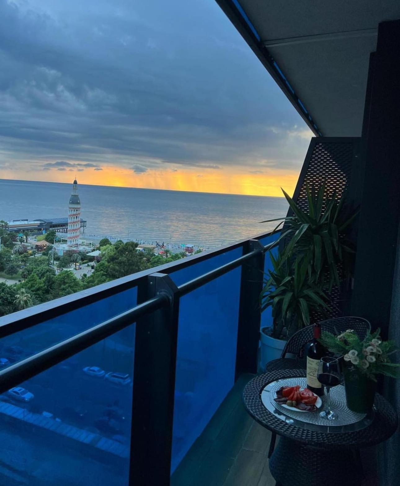 Luxury Panorama Sea View Apartment & Central Batoumi Extérieur photo